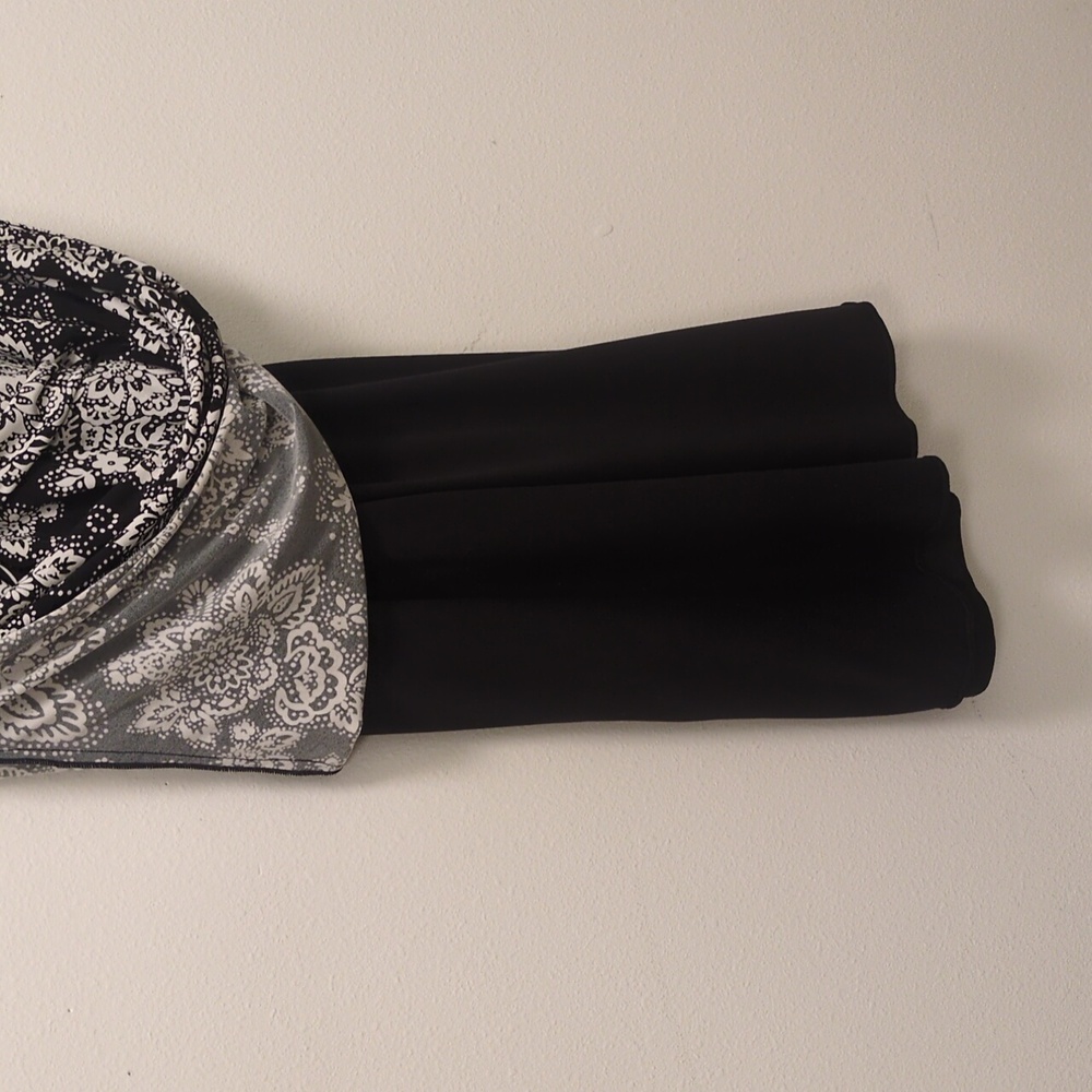 Stunning Halter Dress with Floral Design - Picture 5 of 13